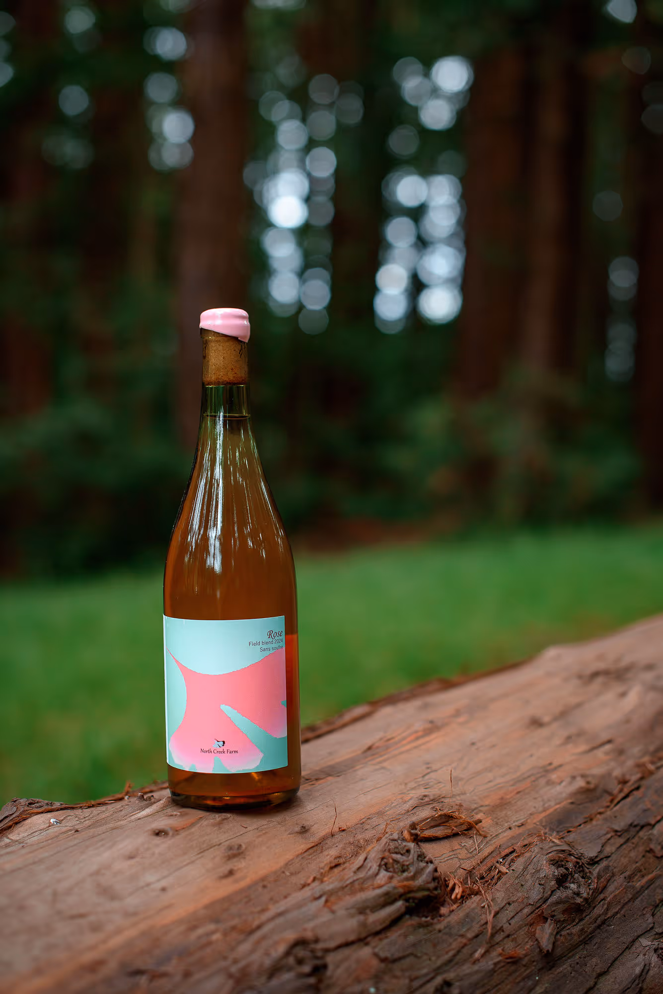 Rosé bottle