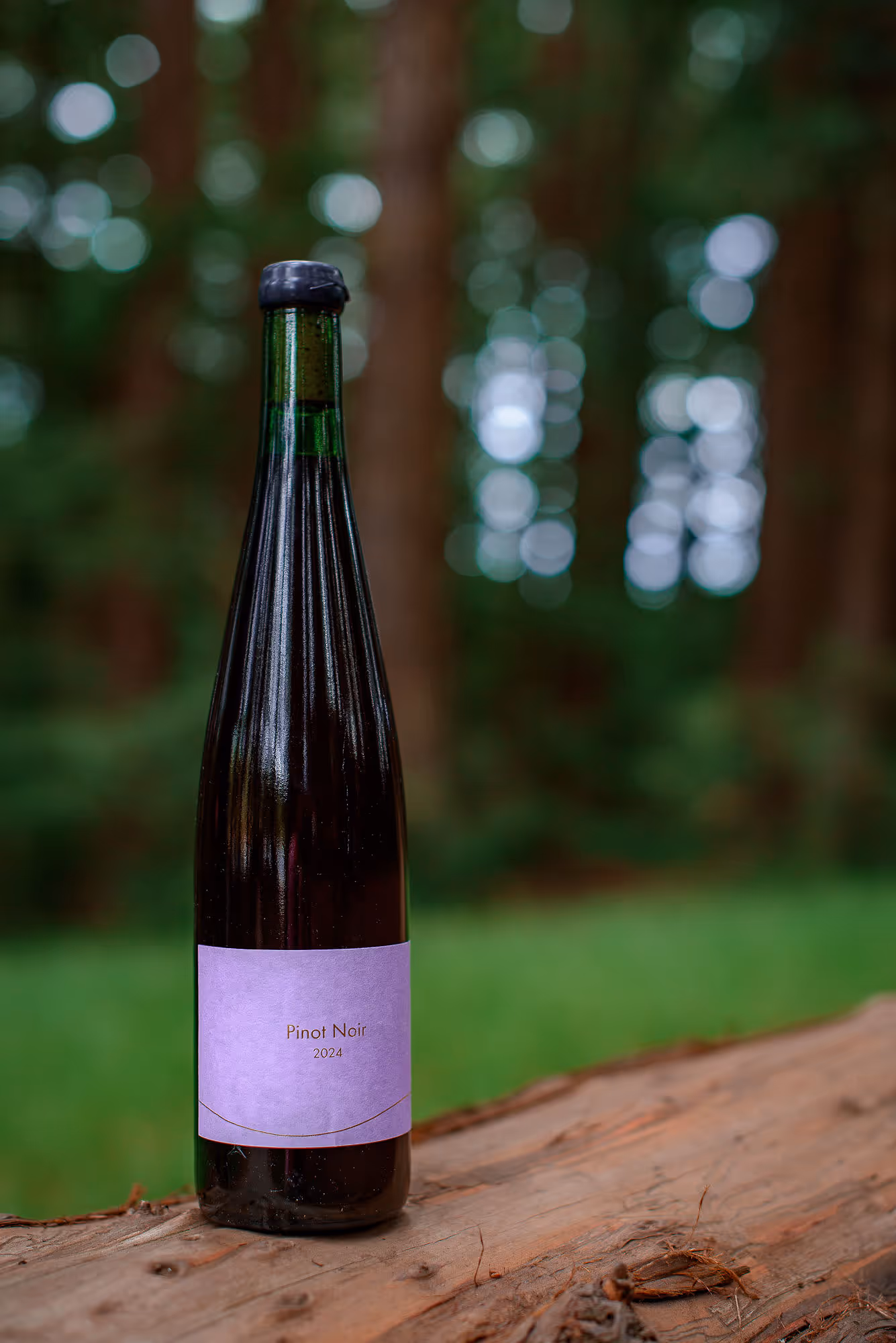 Pinot Noir bottle